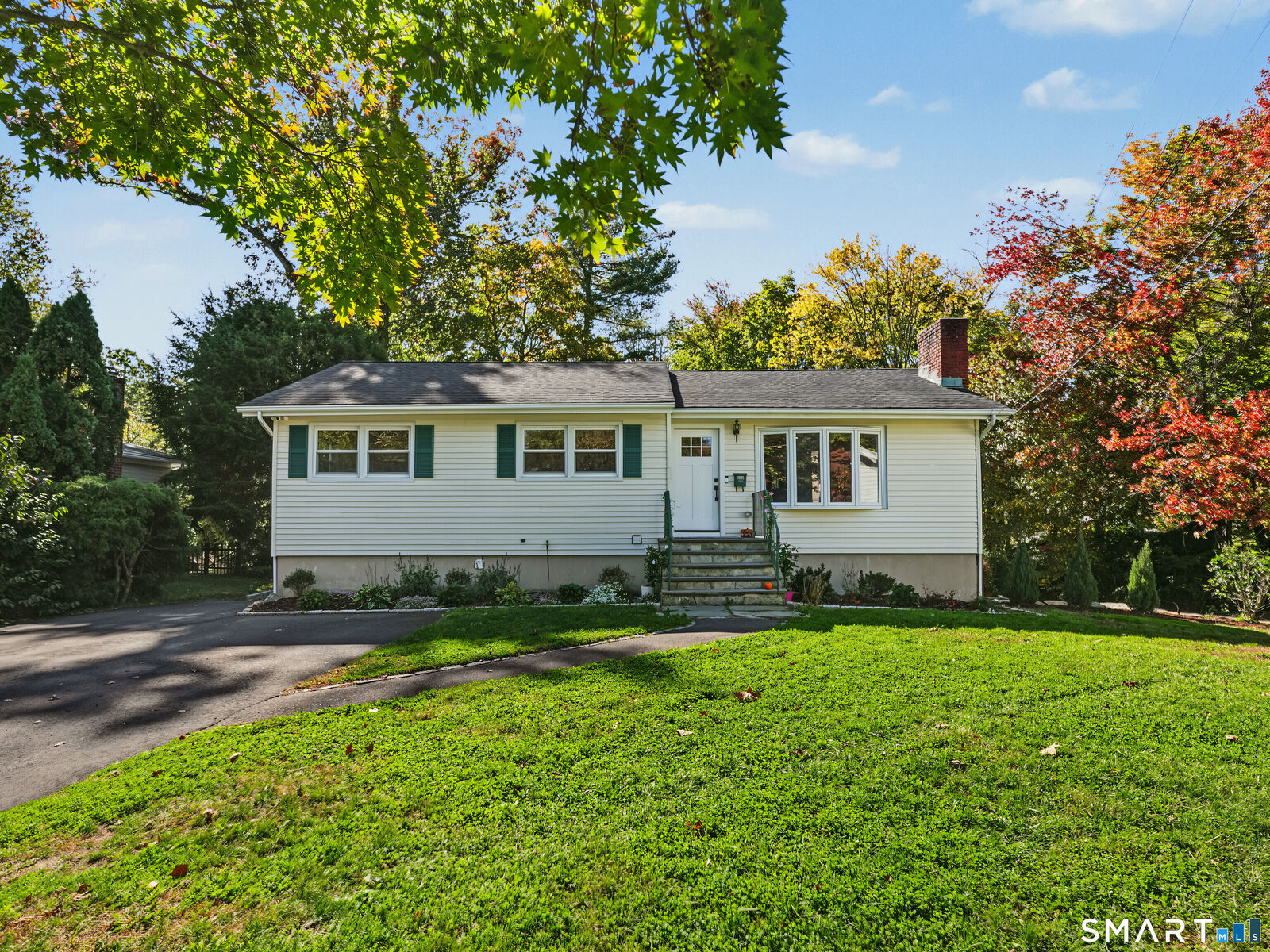 Property Photo:  100 Fawn Drive  CT 06905 
