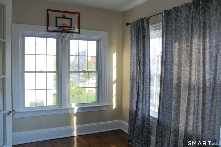 Property Photo:  786 Farmington Avenue  CT 06119 