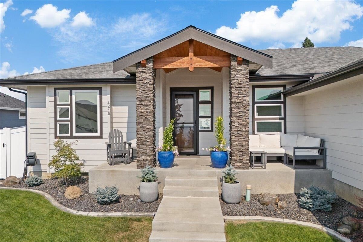 Property Photo: 4210 W Pine Cliff Dr WA 99208