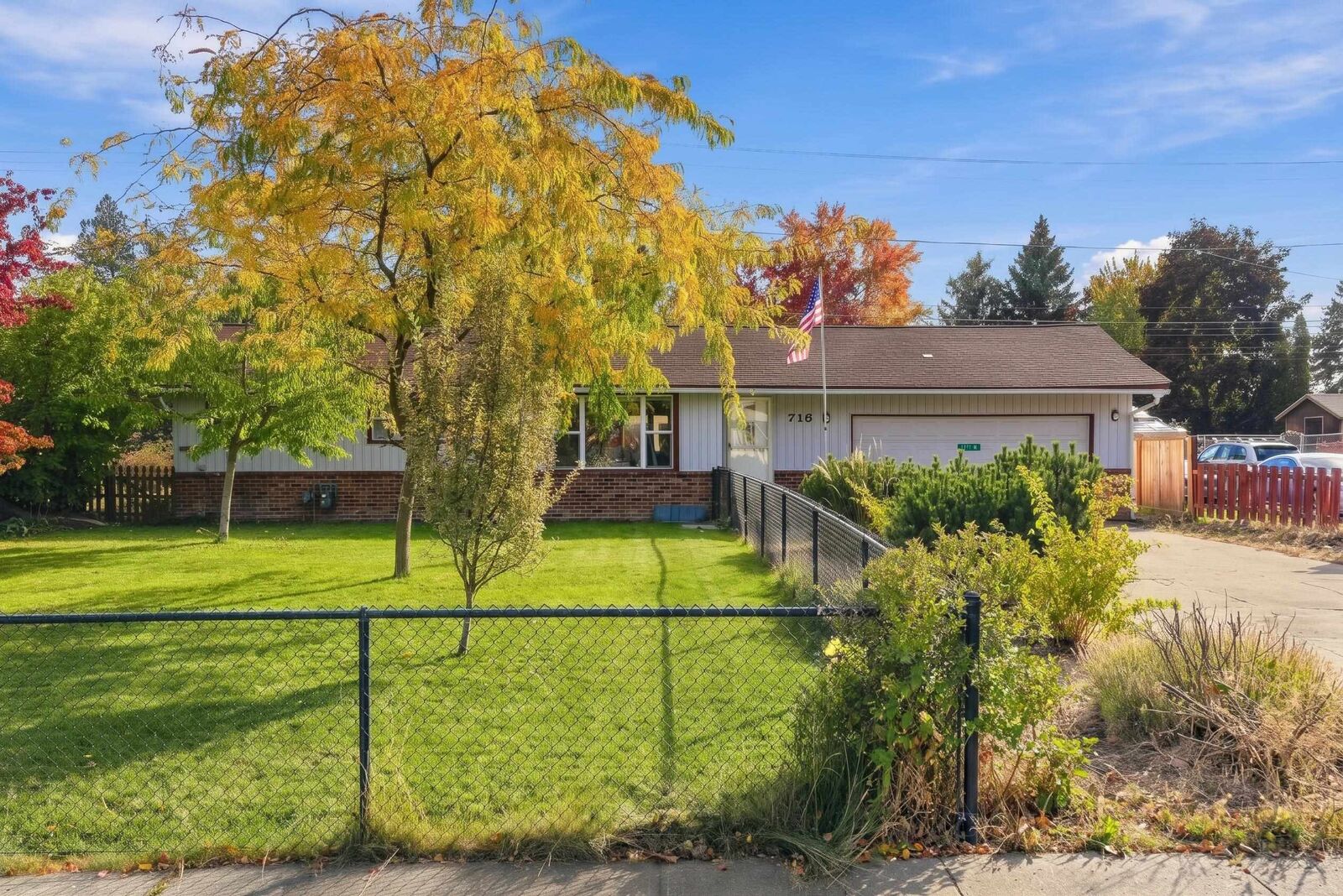 Property Photo: 718 E Dalke Ave WA 99208