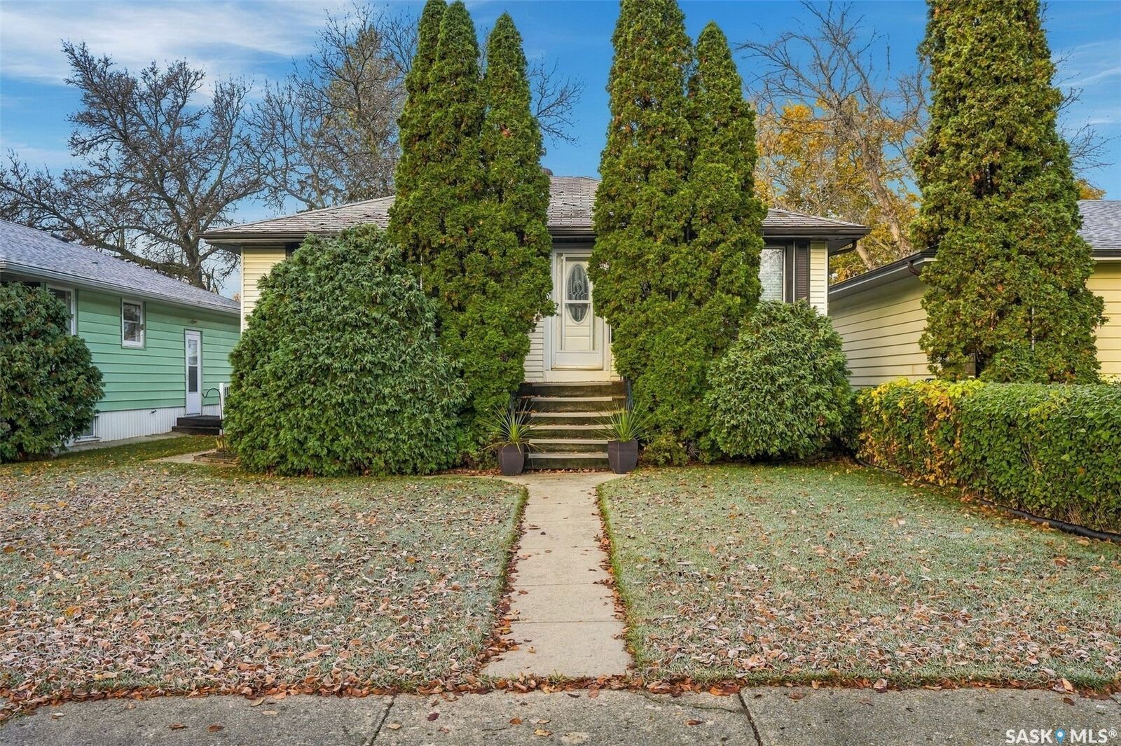 Property Photo:  3030 Elphinstone Street  SK S4S 2A5 