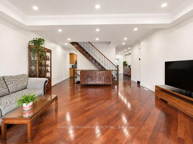 Property Photo:  9133 Bayview Avenue Th16  ON L4B 4C5 