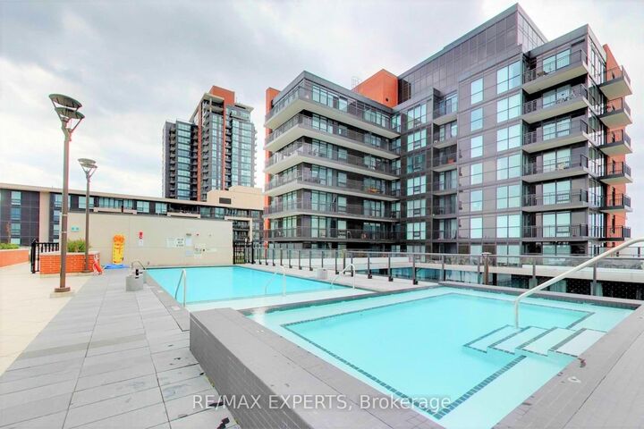 Property Photo:  3091 Dufferin Street 516  ON M6A 0C4 