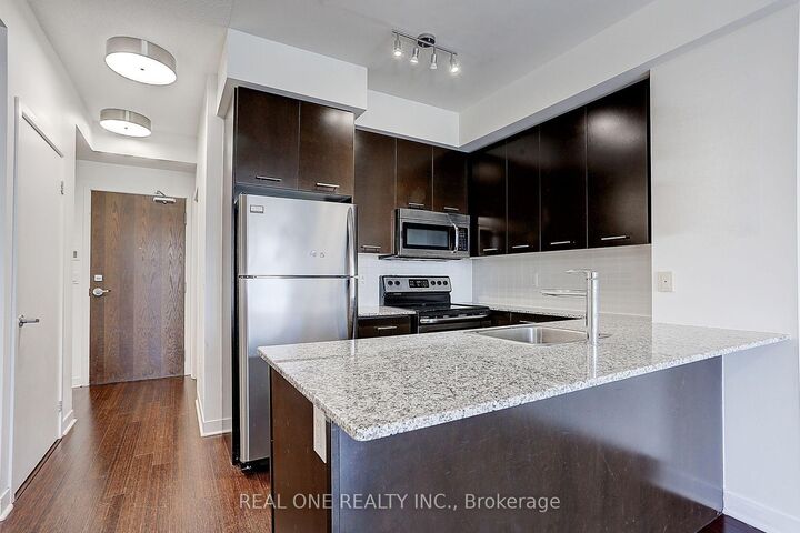 Property Photo:  360 Square One Drive 2604  ON L5B 0G7 