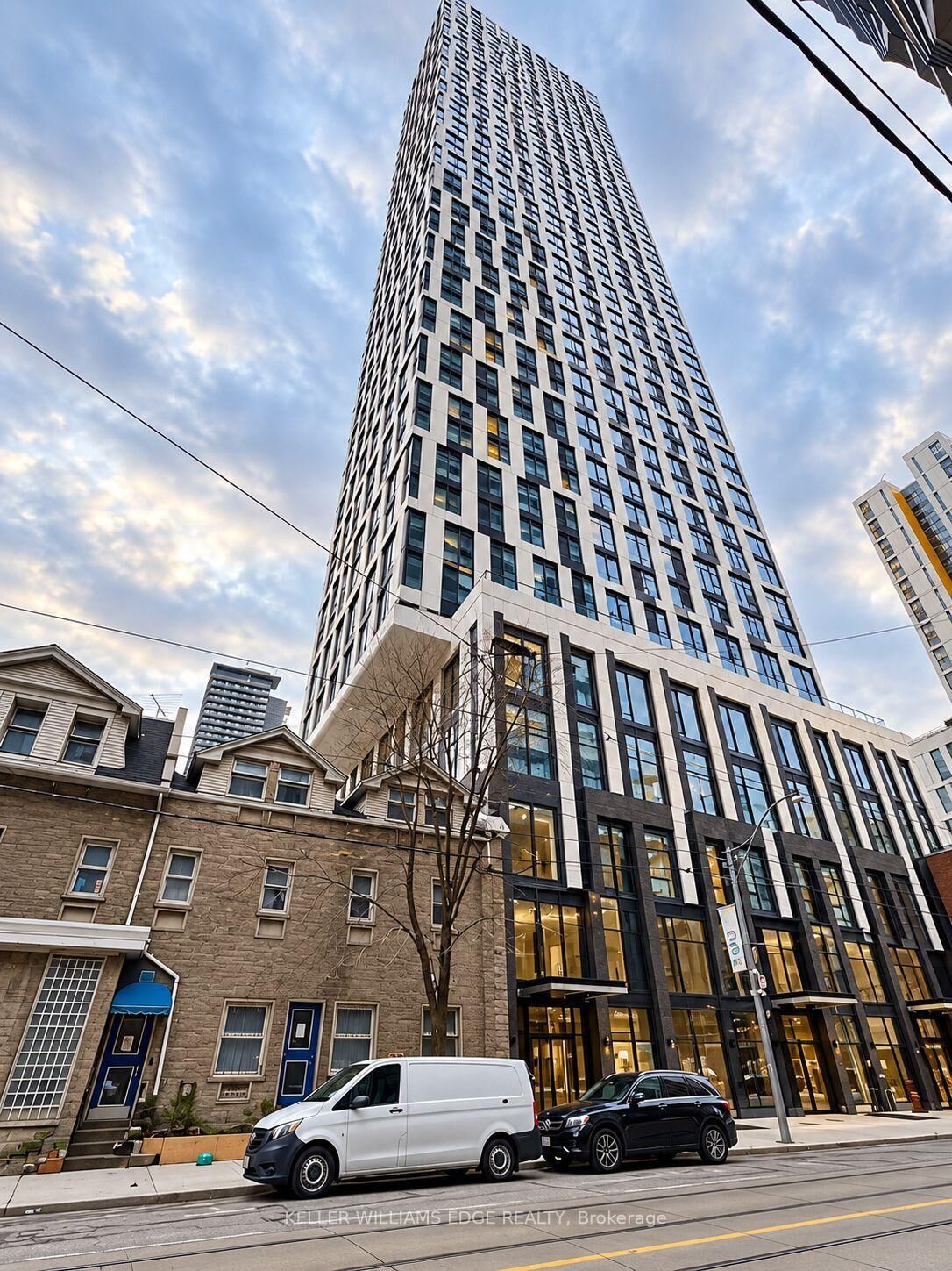 Property Photo:  252 Church Street 4517  ON M5B 1Z2 