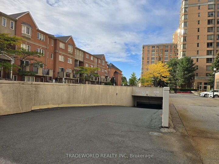 Property Photo: 3088 Kennedy Road 911 ON M1V 5M4