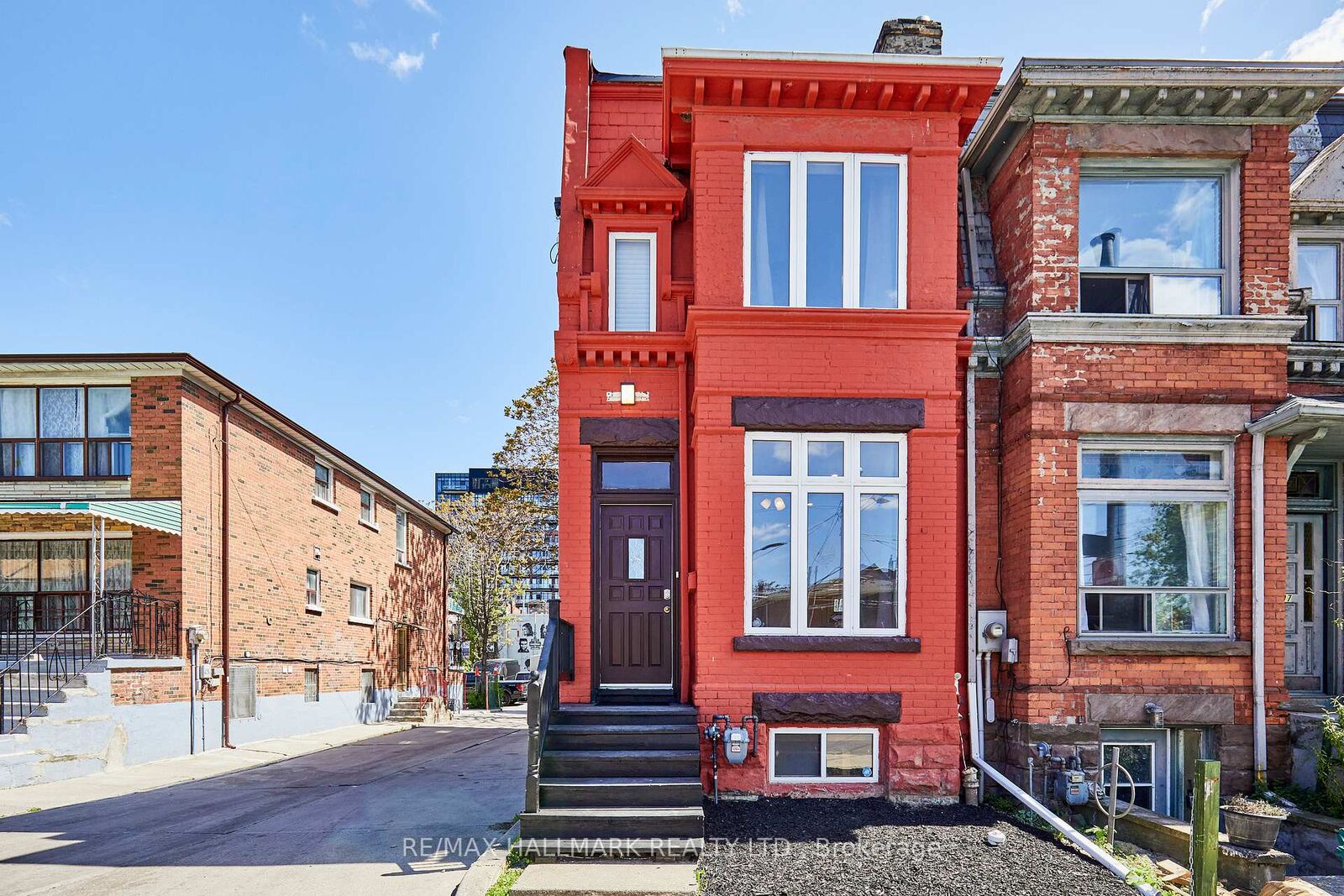 Property Photo:  95 Wolseley Street  ON M5T 1A4 