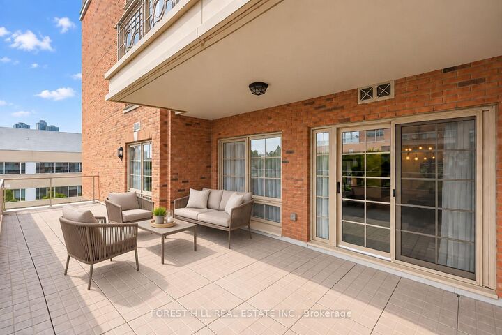 Property Photo:  20 Burkebrook Place 502  ON M4G 0A1 