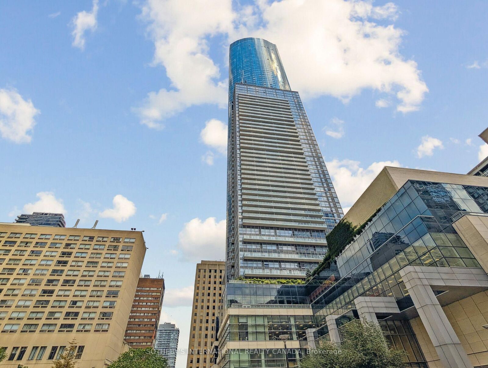 Property Photo:  386 Yonge Street 602  ON M5B 0A5 