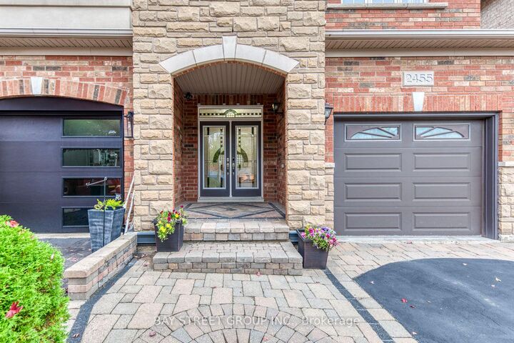 Property Photo:  2455 Felhaber Crescent  ON L6H 7N8 
