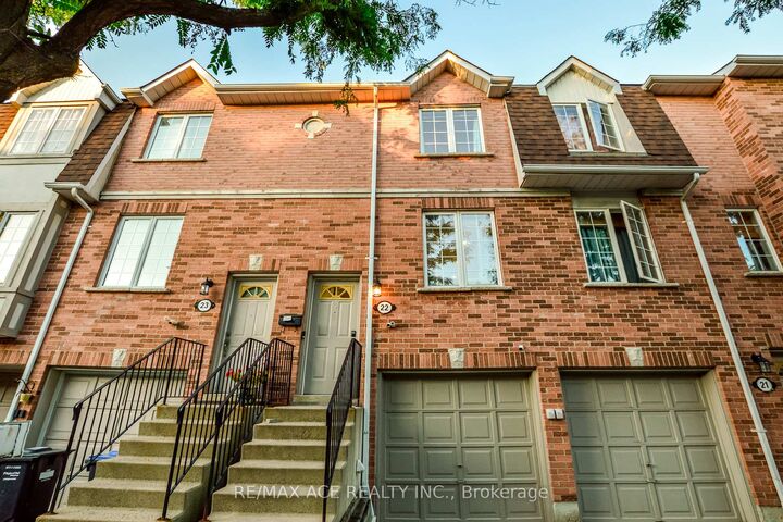 Property Photo:  1525 South Parade Court 22  ON L5M 6E9 