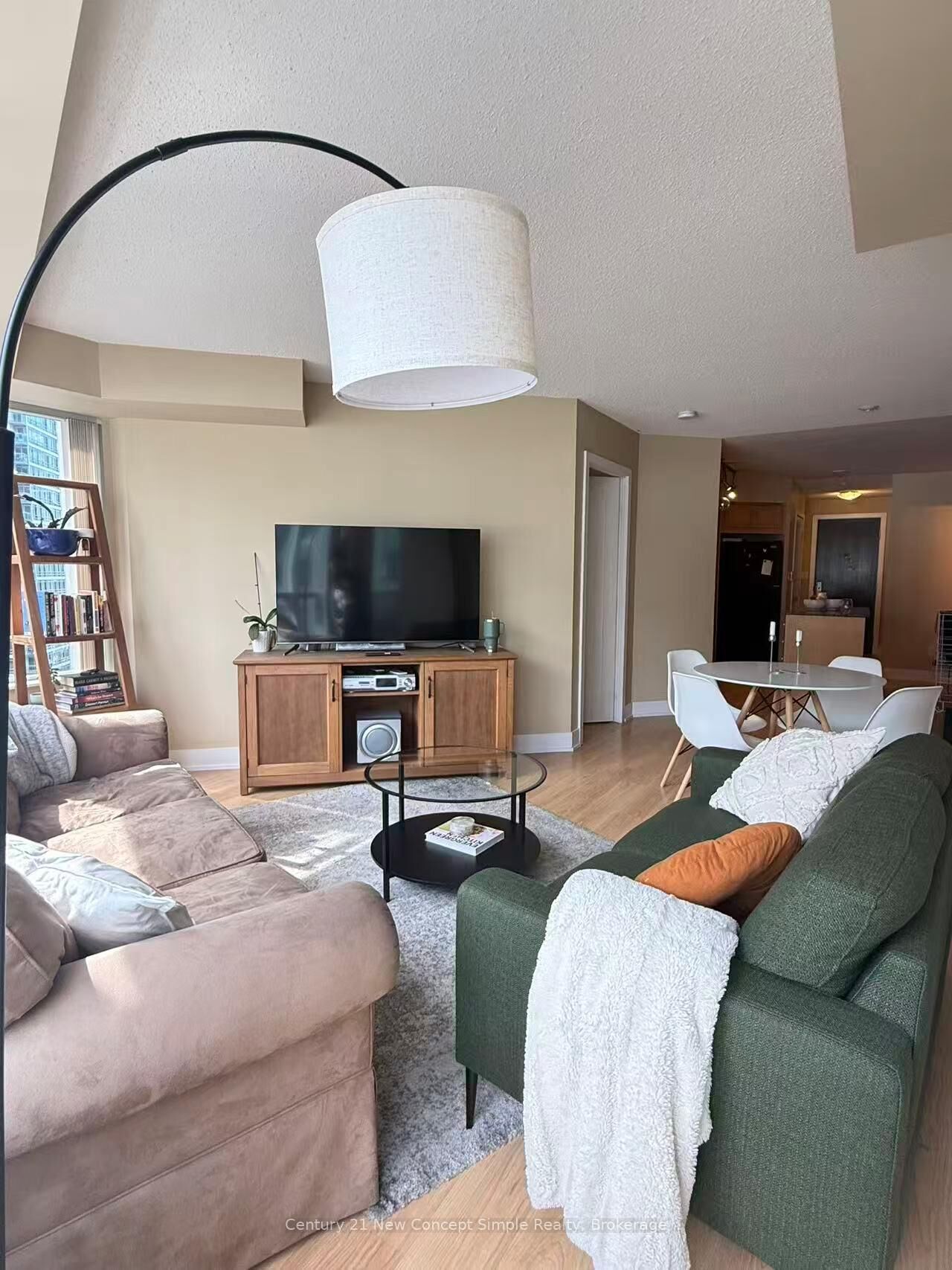 Property Photo:  20 Blue Jays Way 915  ON M5V 3W6 