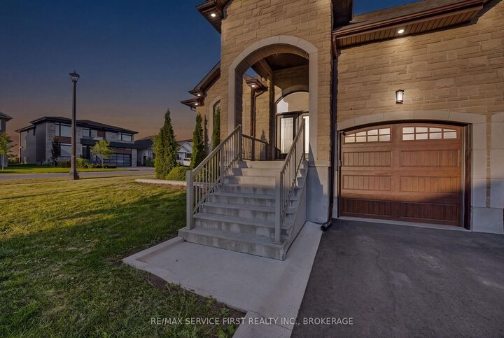 Property Photo:  636 Mandara Drive  ON K7P 0N5 