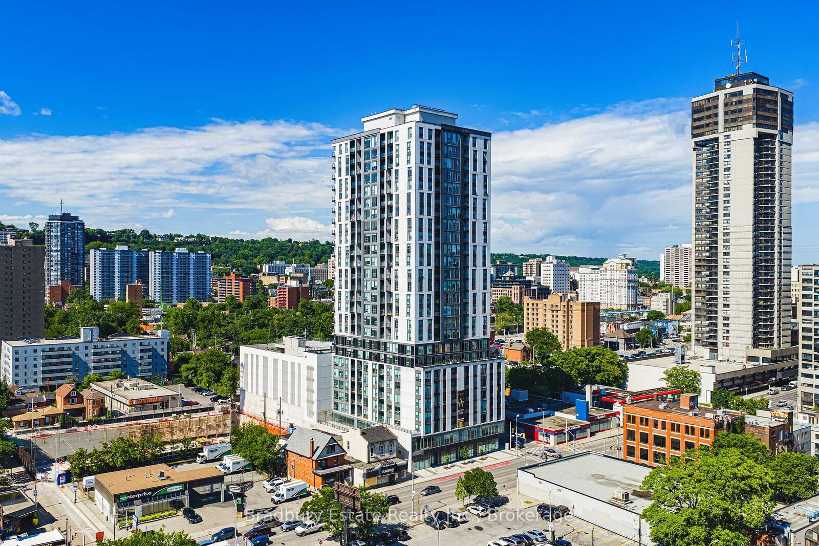Property Photo:  49 Walnut Street S 1205  ON L8N 2K9 