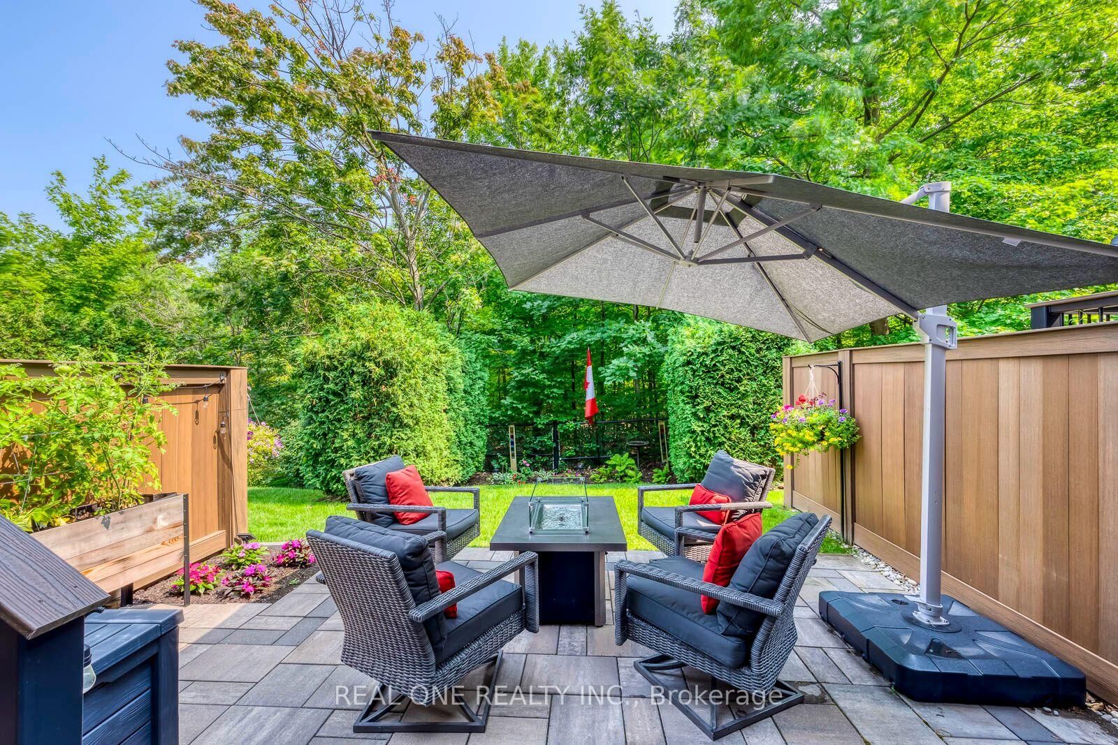 Property Photo:  2254 Rockingham Drive 6  ON L6H 7H8 
