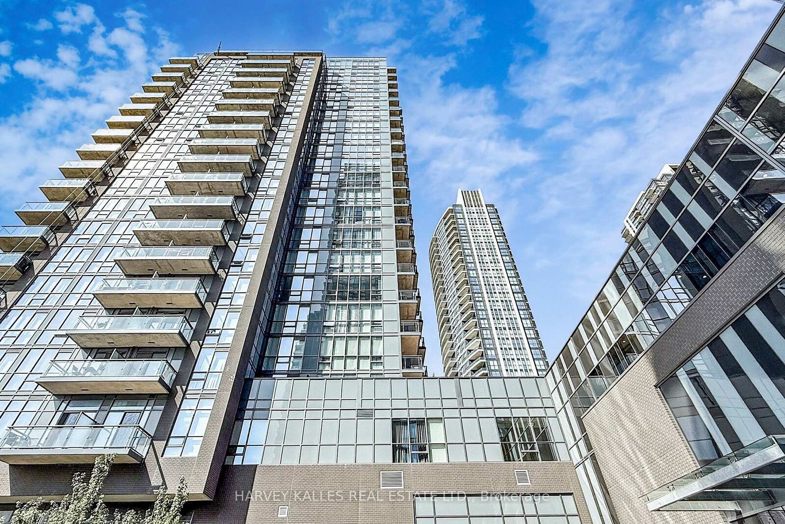 Property Photo:  5033 Four Springs Avenue 2115  ON L5R 0G6 