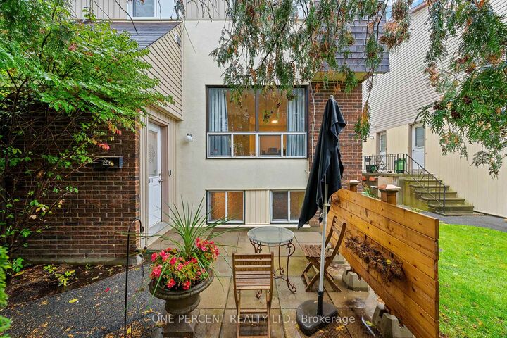 Property Photo:  20 Sonnet Crescent D  ON K2H 8W7 