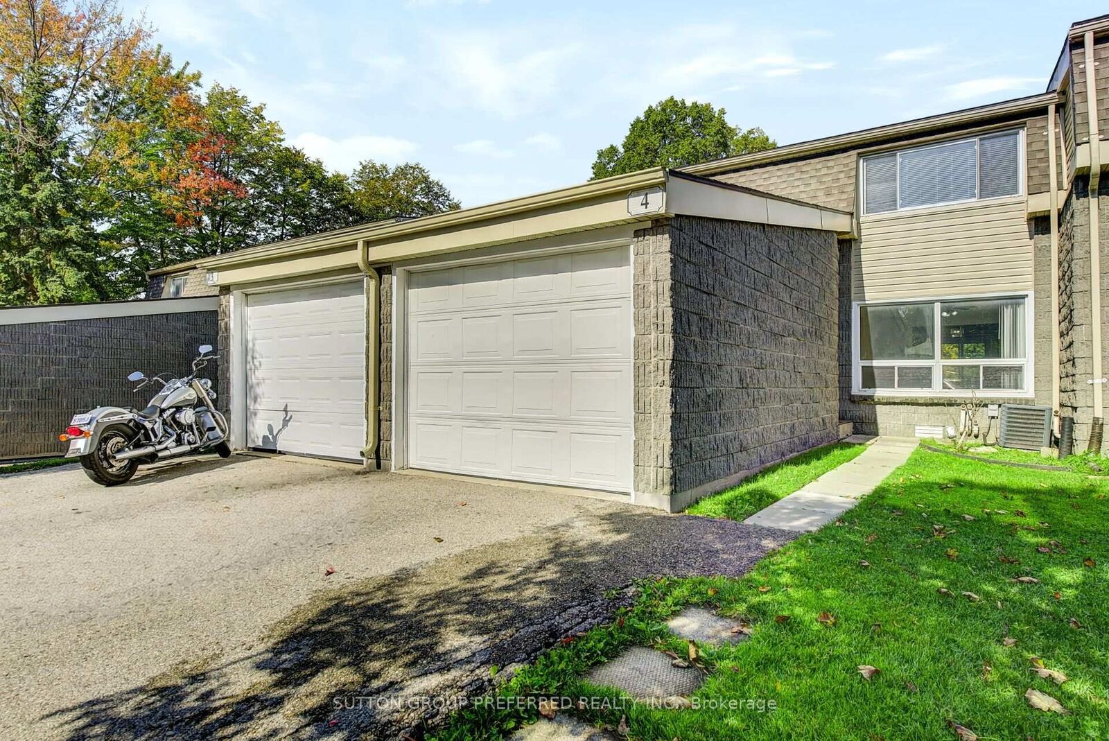 Property Photo:  1460 Limberlost Road 4  ON N6G 2C6 