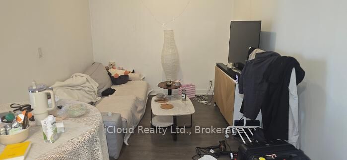 Property Photo:  28 Avondale Avenue S 806  ON M2N 0K2 
