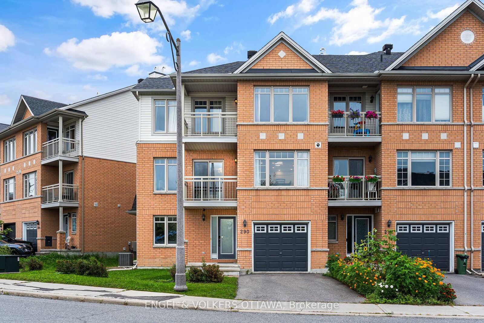 Property Photo:  290 Citiplace Drive  ON K2E 0A7 