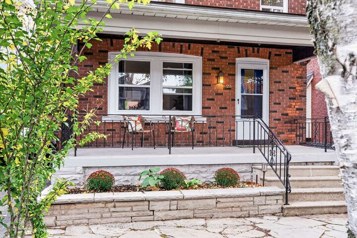 Property Photo:  28 North Oval N/A  ON L8S 3Y6 