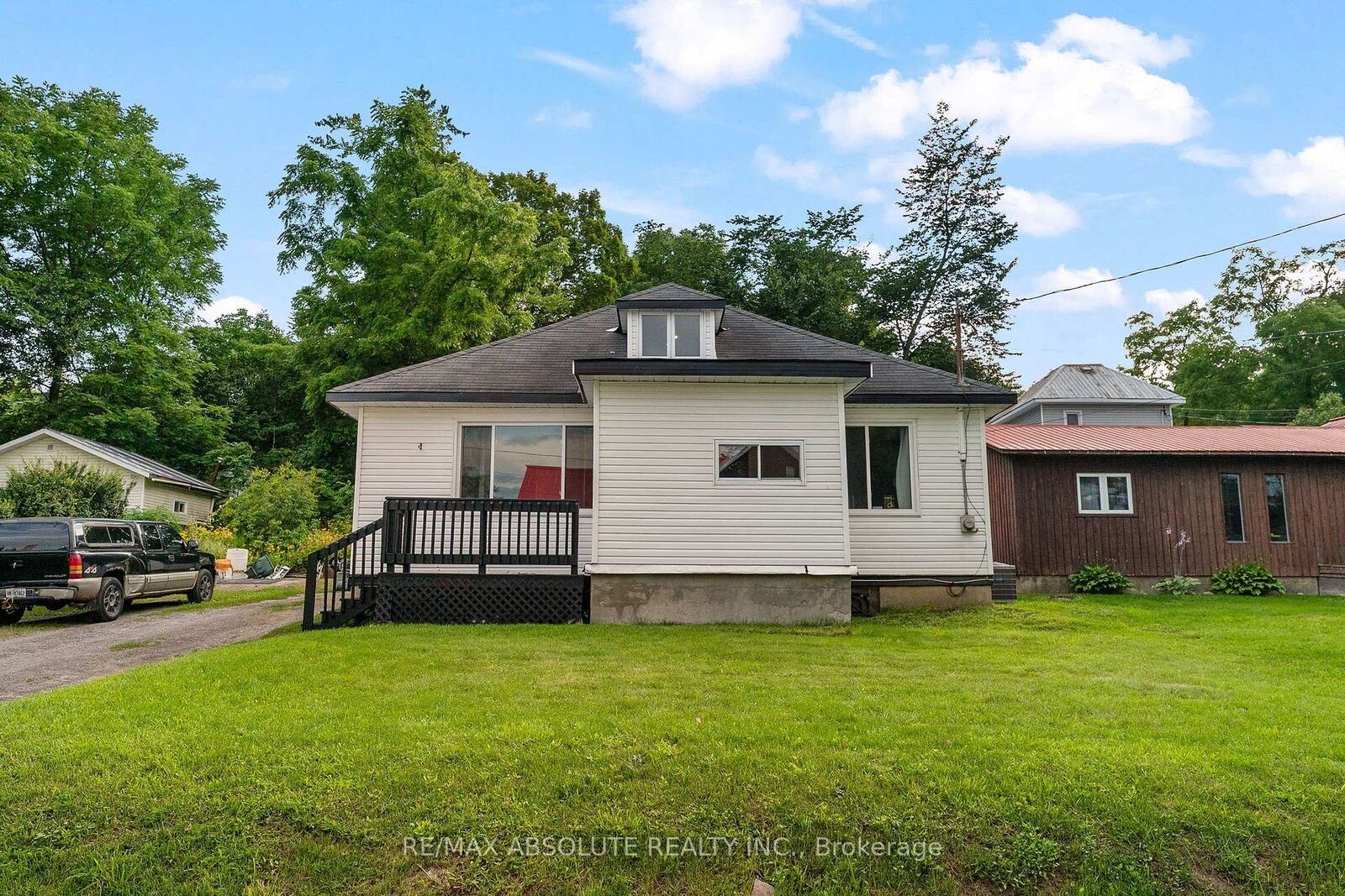 Property Photo:  853 B River Road  ON K0A 1G0 