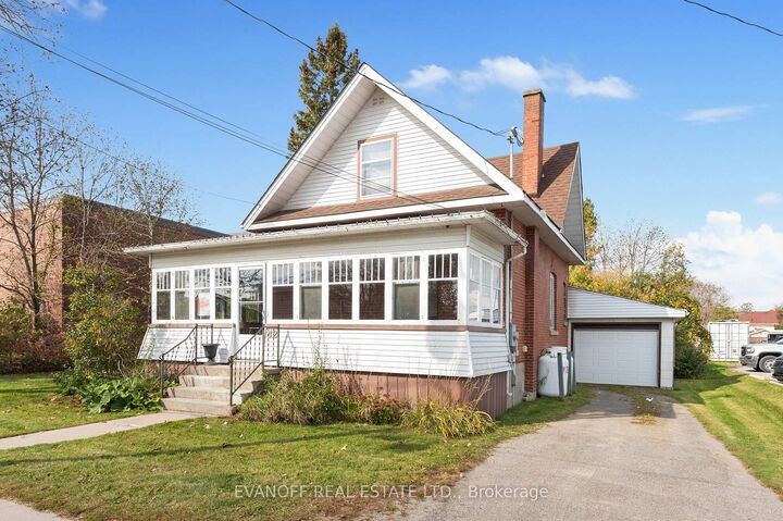 Property Photo:  42 Lindsay Street  ON K0M 1N0 