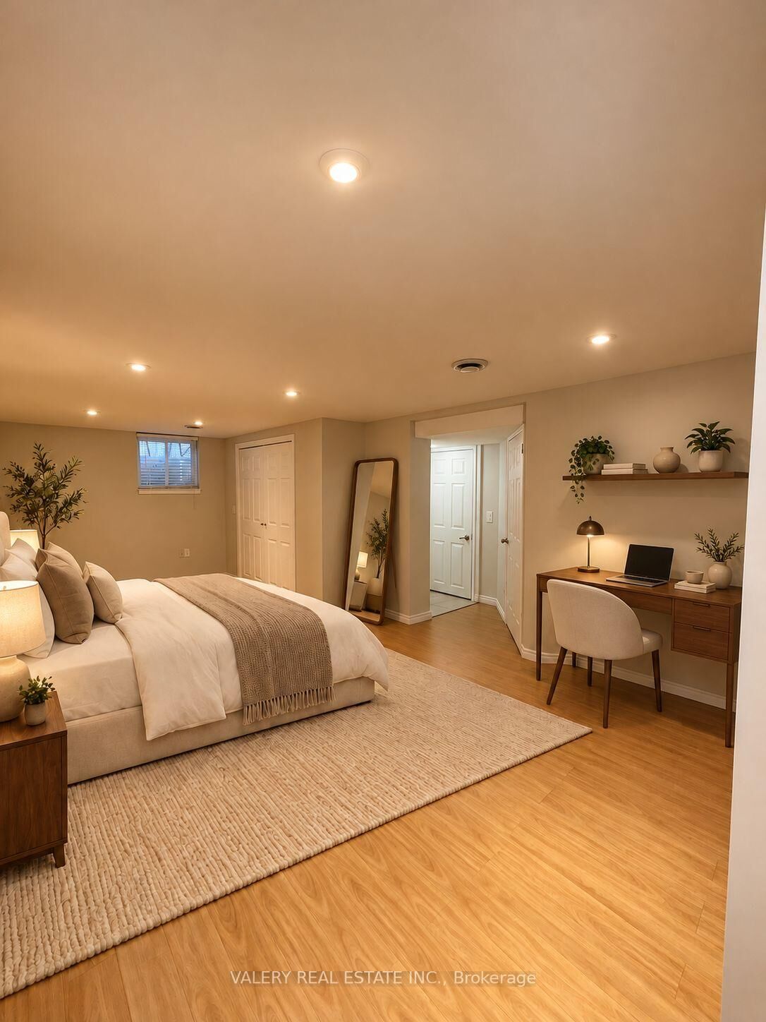Property Photo:  1557 Hobbs Crescent Basement  ON L5J 3R8 