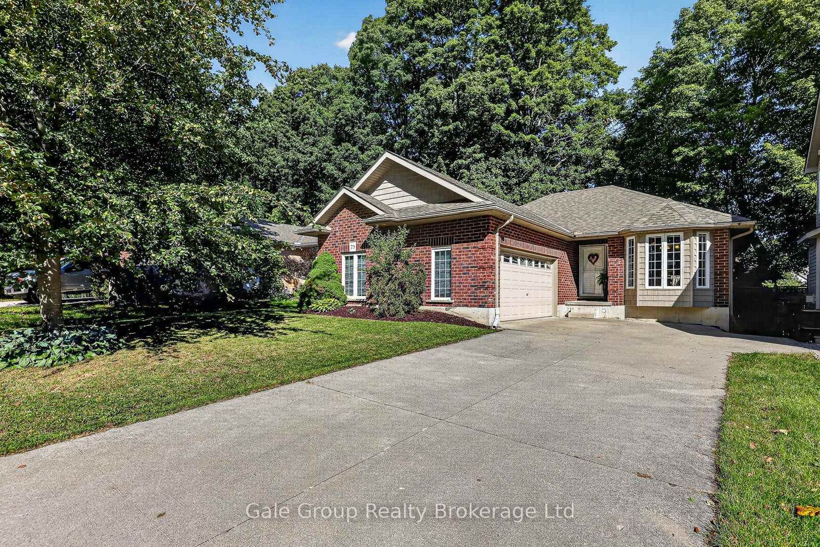 Property Photo:  79 Potters Way  ON N4S 9A1 