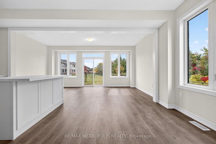 Property Photo:  113 Watts Mews  ON K9V 5V4 