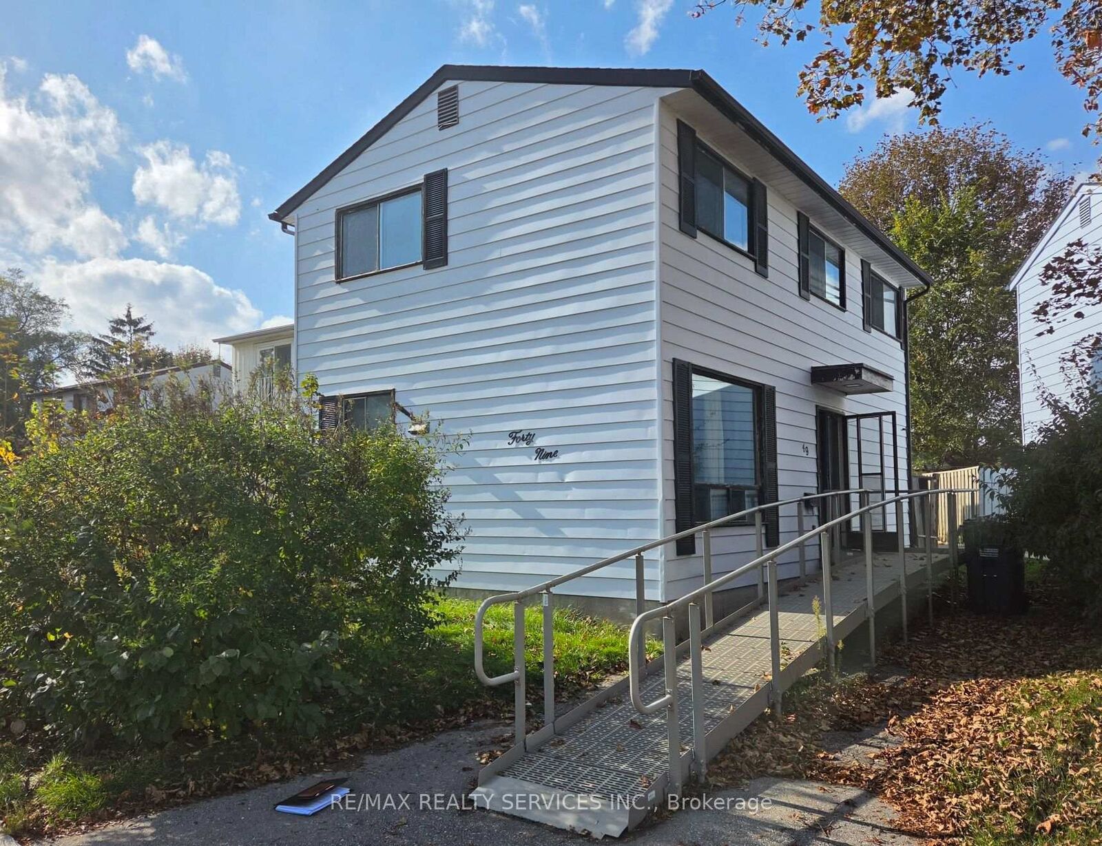 Property Photo: 49 Huntingwood Crescent ON L6S 1S5