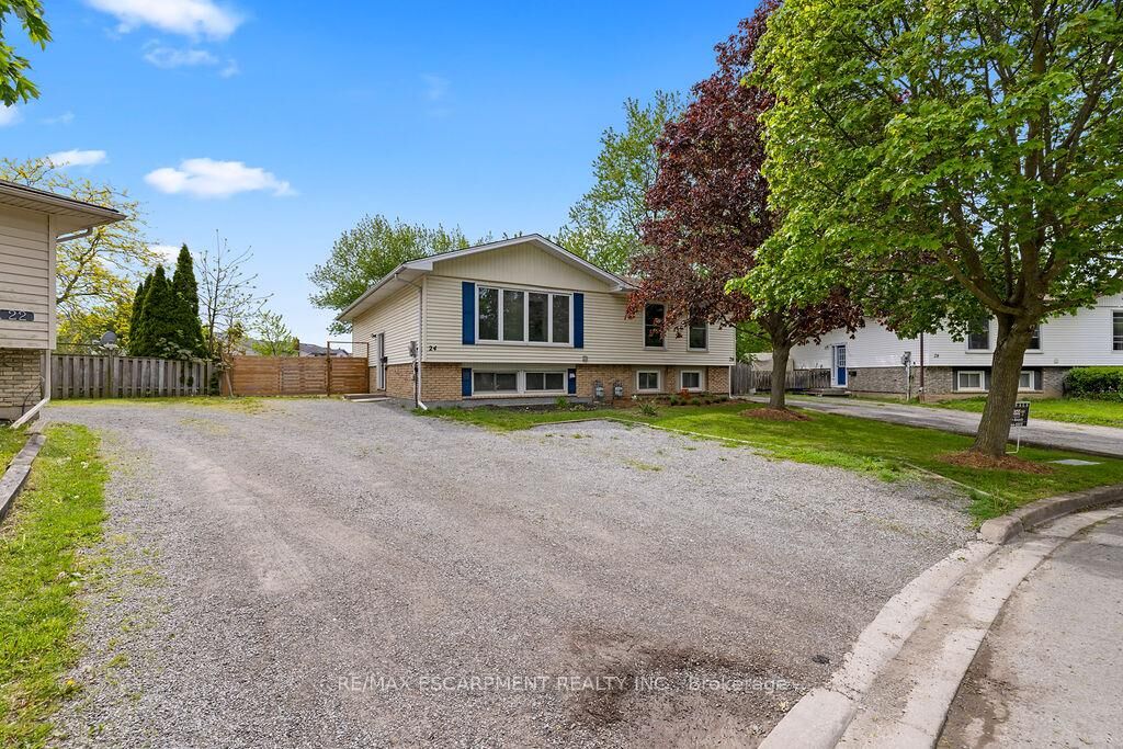 Property Photo:  24 Tara Crescent  ON L2V 4M1 