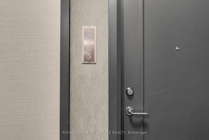 Property Photo:  3525 Kariya Drive 2505  ON L5B 6C2 