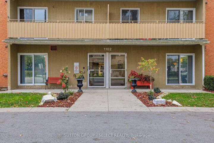 Property Photo:  1102 Jalna Boulevard 408  ON N6E 1X8 
