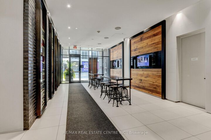 Property Photo:  783 Bathurst Street 308  ON M5S 0A8 