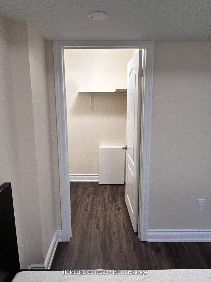 Property Photo:  45 Dame Gruev Drive  ON L6E 0M4 