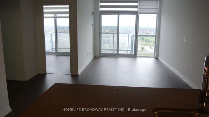 Property Photo:  65 Oneida Crescent 1011  ON L4B 0G9 