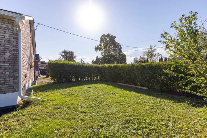 Property Photo:  79 Powerview Avenue  ON L2S 1W5 