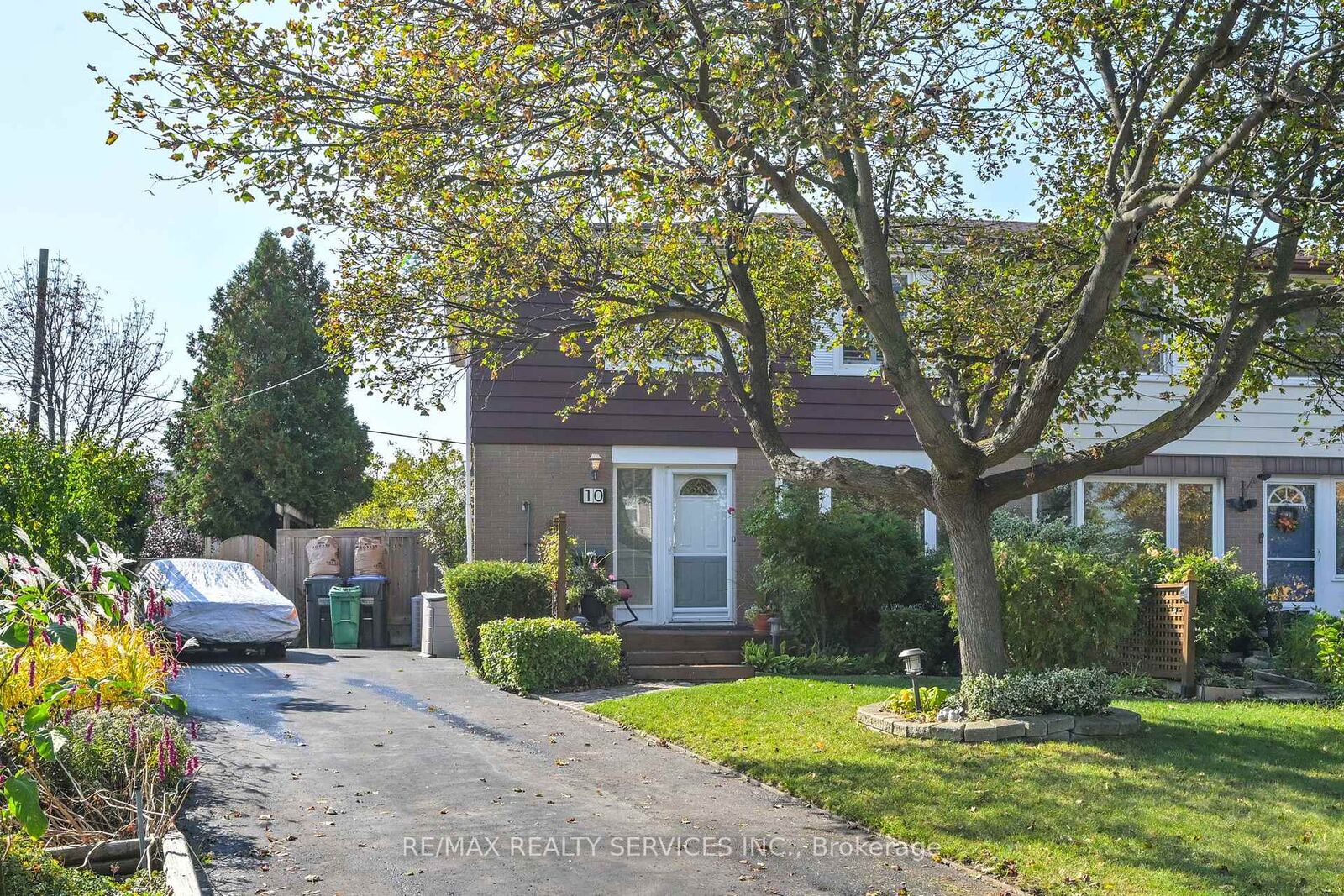 Property Photo:  10 Danesbury Crescent  ON L6T 1T3 
