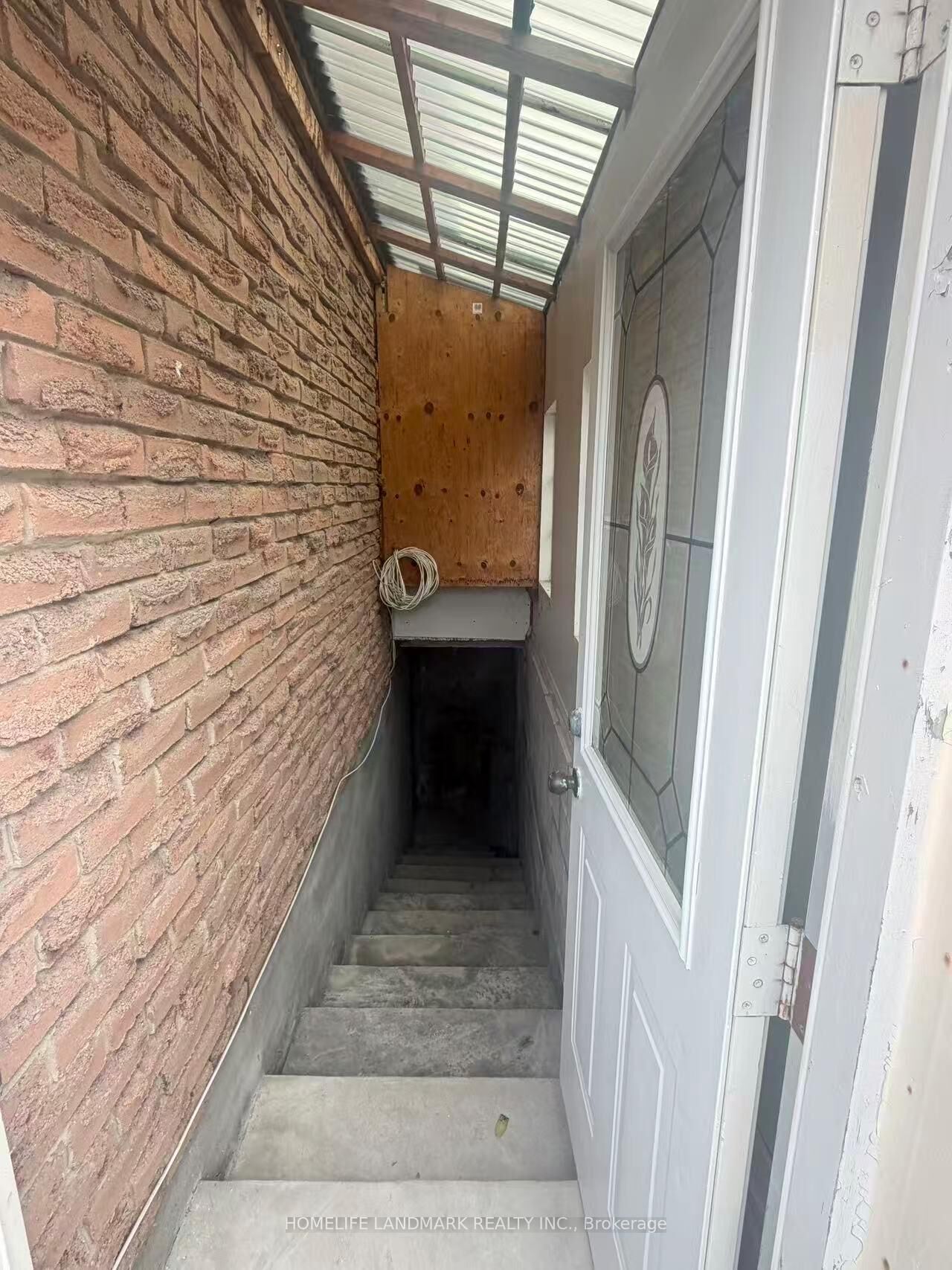 Property Photo:  8 Fullerton Crescent Bsmt  ON L3R 3G5 