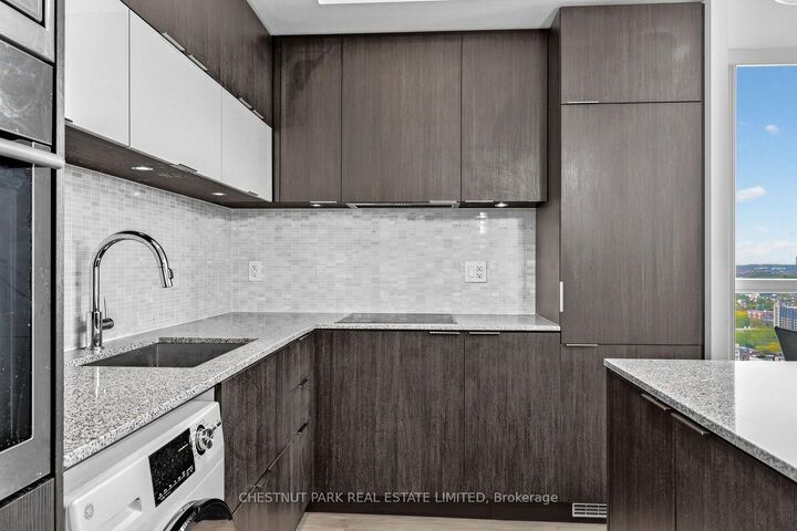 Property Photo:  318 Richmond Street W 3001  ON M5V 0B4 