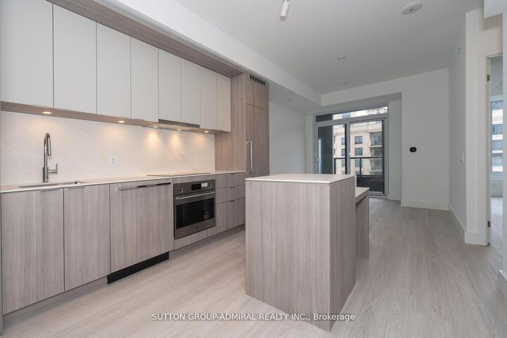 Property Photo:  6 Greenbriar Road 526  ON M2K 0H6 