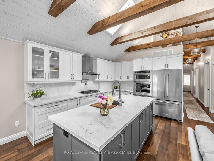 Property Photo:  41 Ringley Avenue  ON M8Y 1P3 