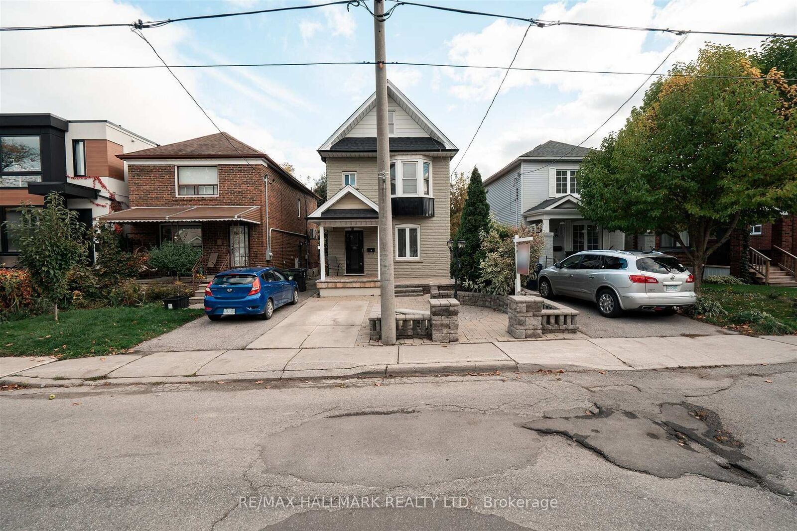 Property Photo: 9 Savoy Avenue ON M4C 2X4