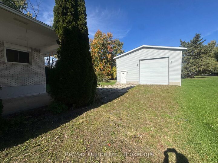 Property Photo: 20 Ross Avenue ON K8V 0N4