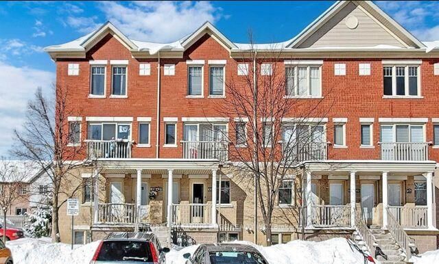 Property Photo:  5050 Intrepid Drive 30  ON L5M 0E5 