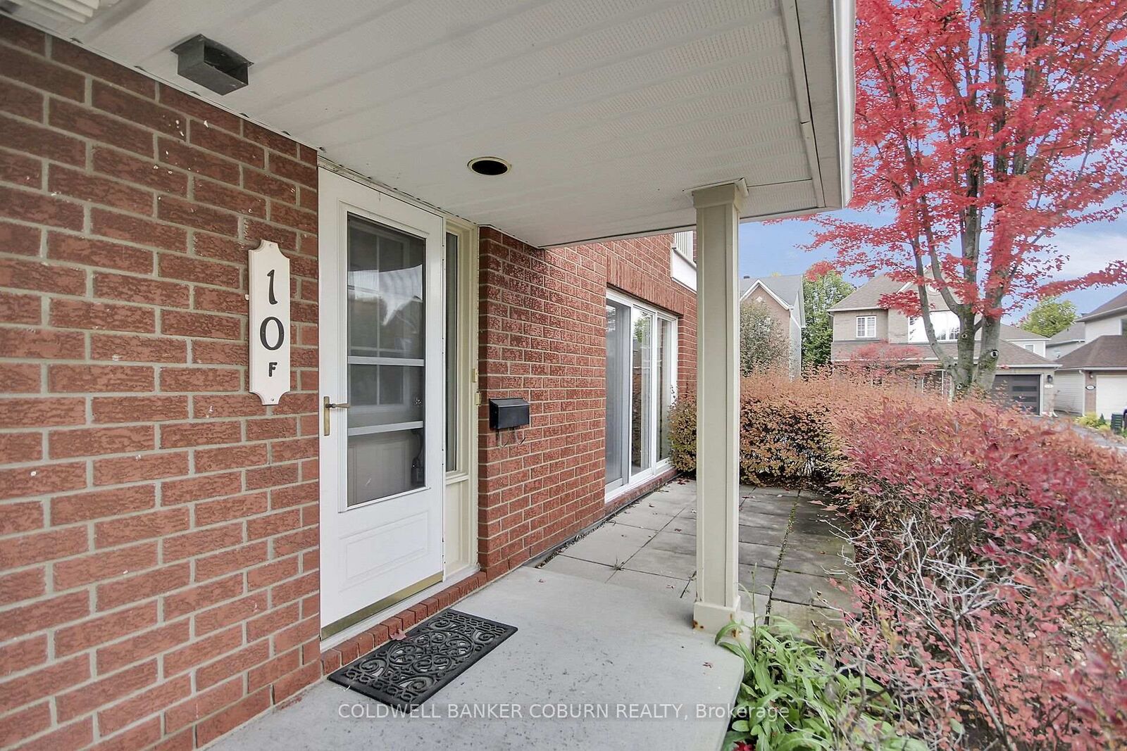 Property Photo:  10 Daybreak Street F  ON K2G 6T9 