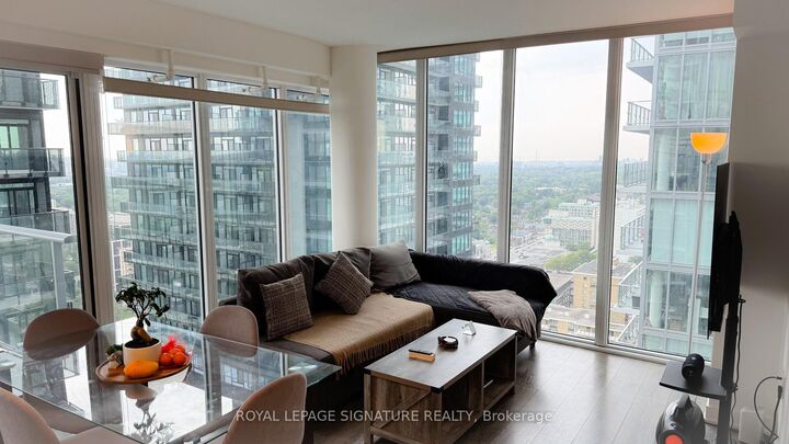Property Photo: 99 Broadway Avenue 3004 ON M4P 0E3