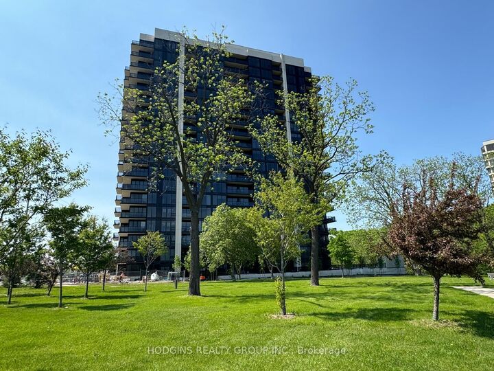 Property Photo:  1035 Southdown Road 813  ON L5J 0A2 