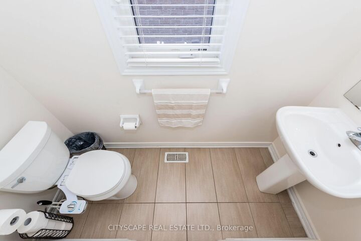 Property Photo:  37 Aspermont Crescent  ON L6P 3Z5 